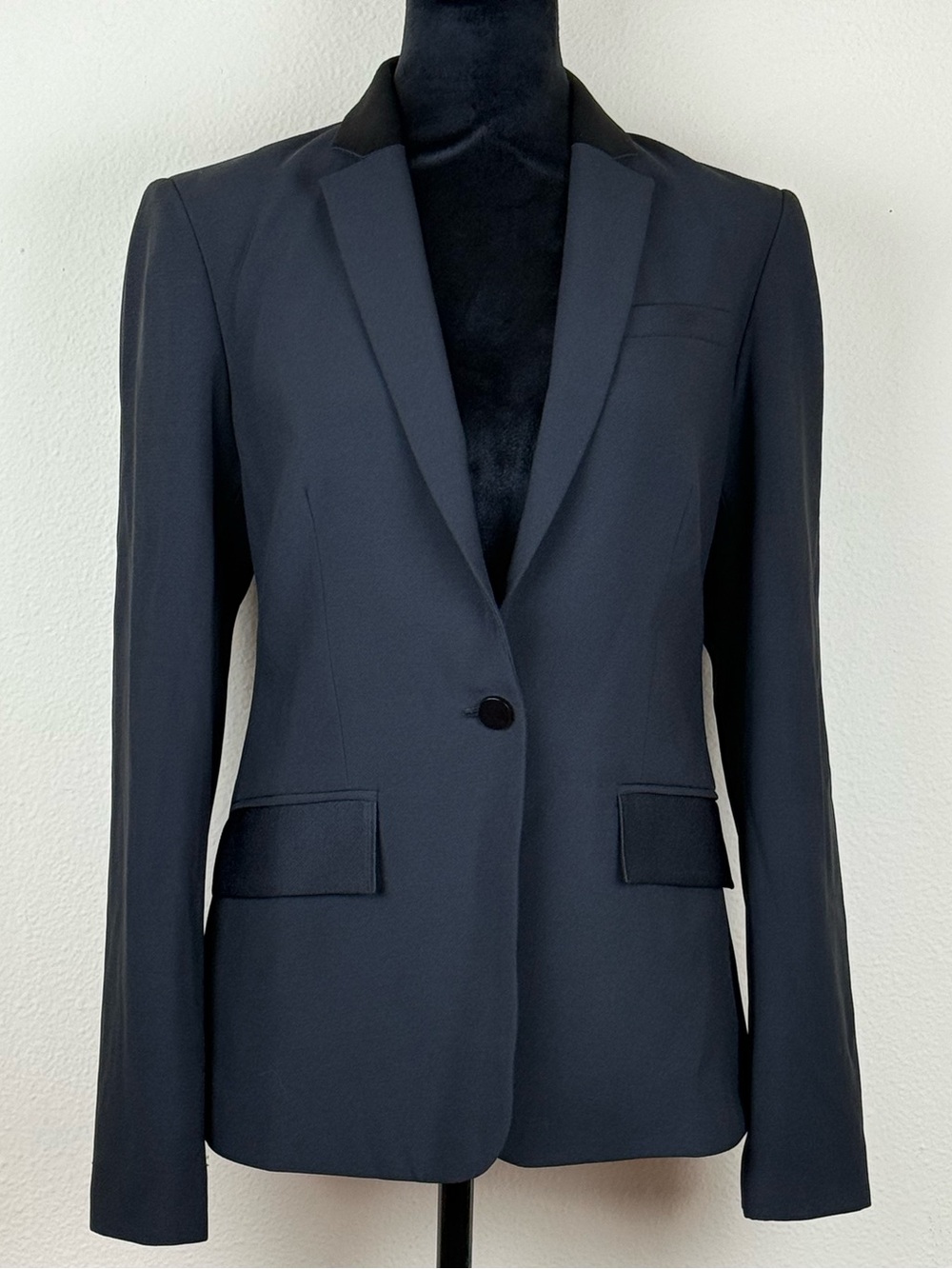 Calvin Klein Black Single Button Suit Tuxedo Blazer Womens Size 4 READ